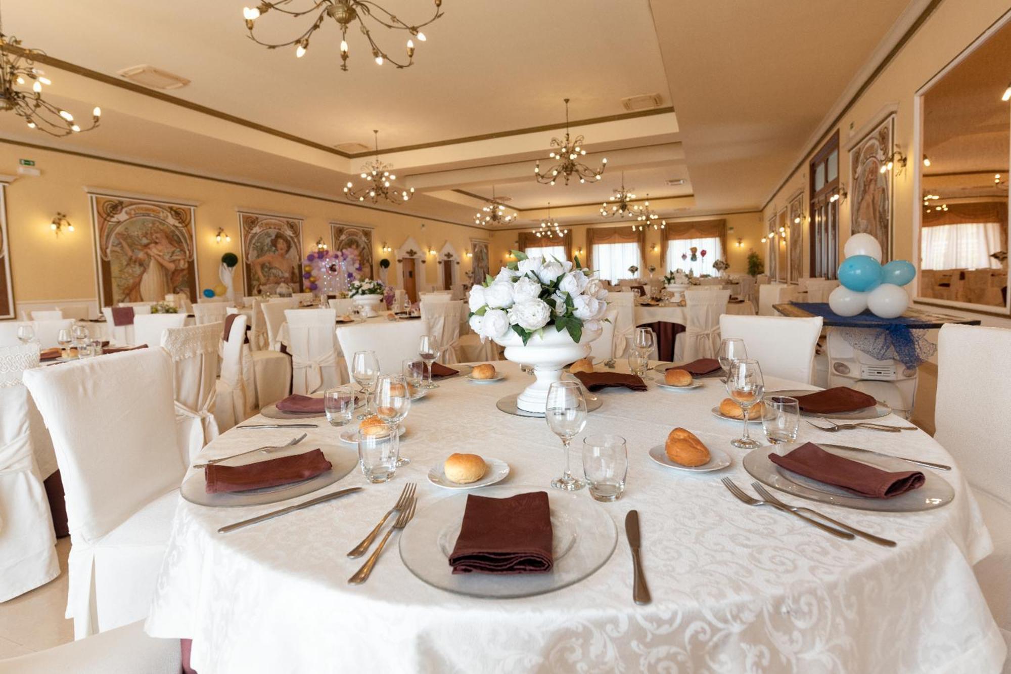 Hotel Le Muse Carpignano Salentino Buitenkant foto