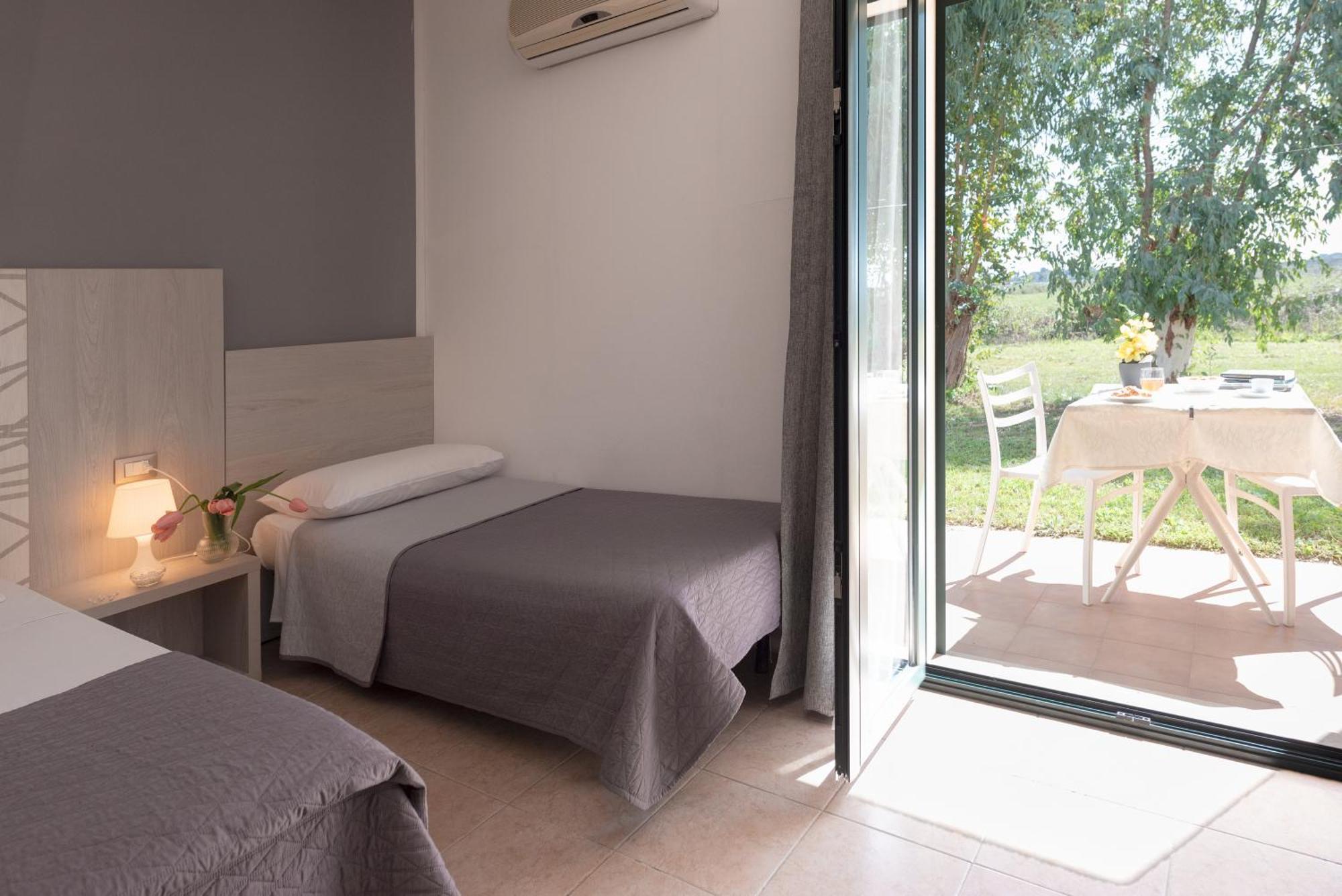 Hotel Le Muse Carpignano Salentino Buitenkant foto